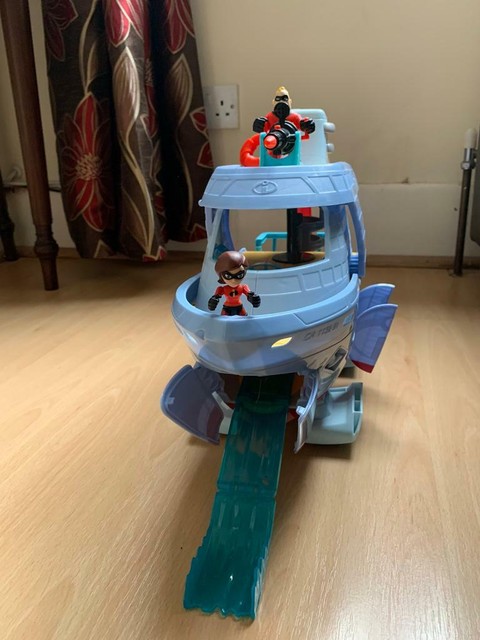 incredibles 2 hydrofoil adventure playset